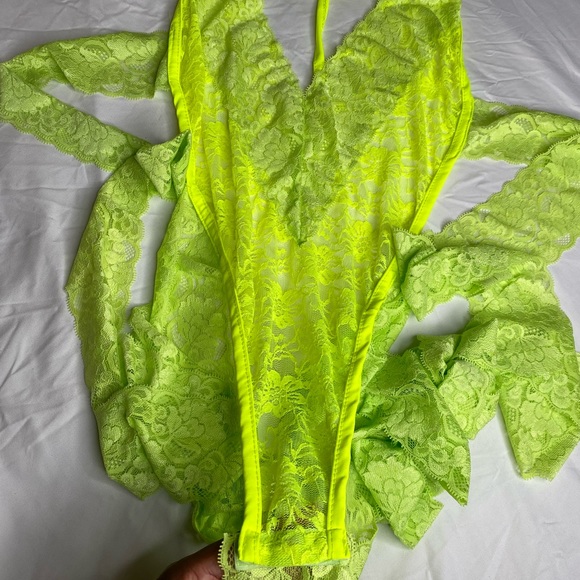 Highlighter Green 2pc set 💚 - Picture 3 of 3